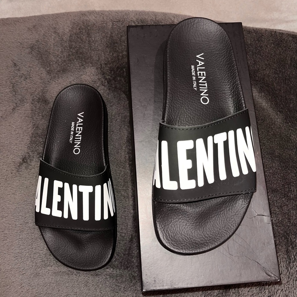 Brand new Valentino Slides